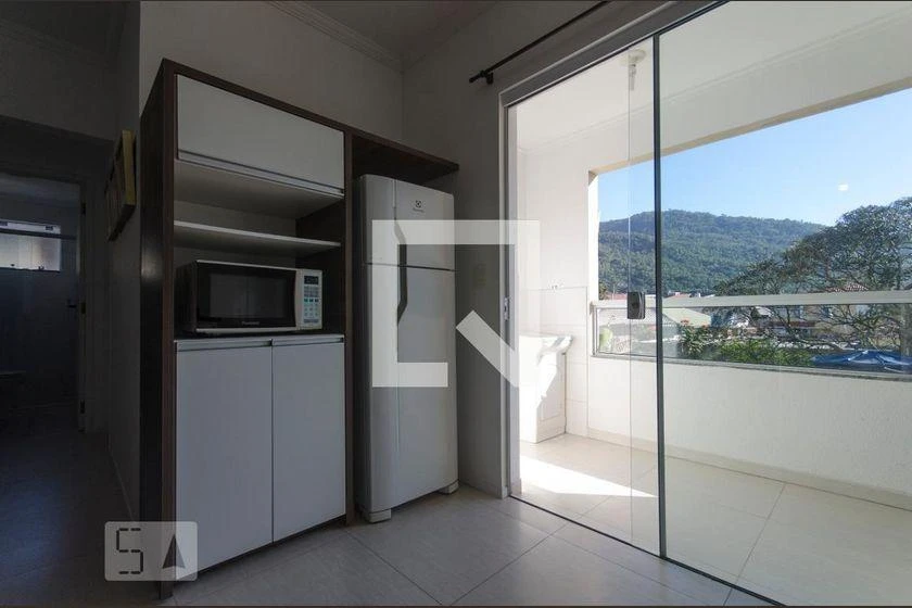 2-bedroom apartment with a mountain view in Florianópolis — photo 25
