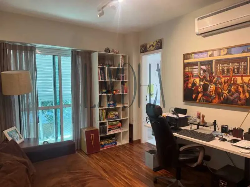 Apartamento mobiliado com 4 quartos e 5 banheiros — photo 18