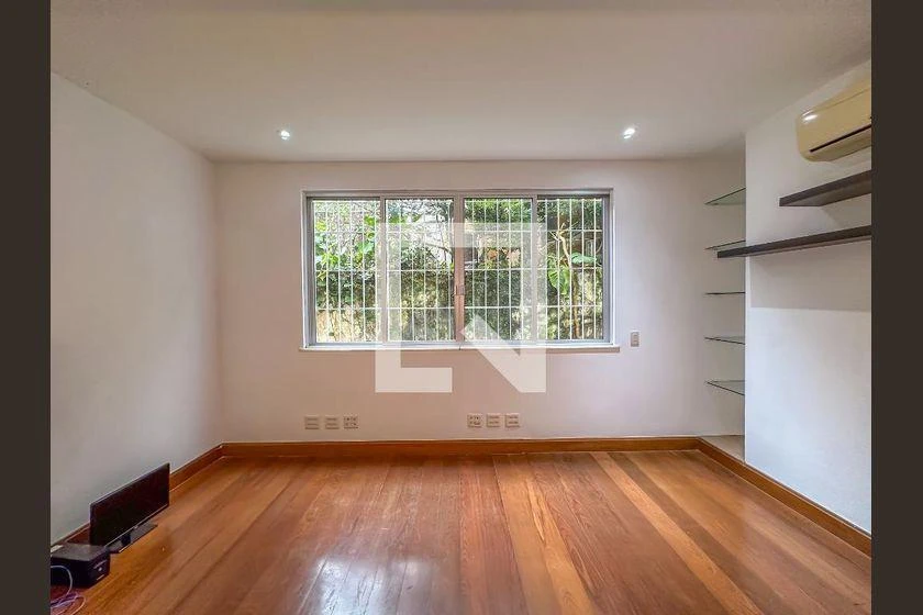 Apartment, 275 m², with a walk-in closet — photo 30