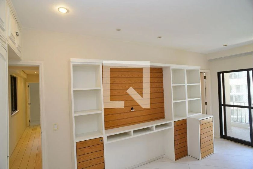 Apartamento para aluguel com 3 quartos e varanda de vidro — photo 42