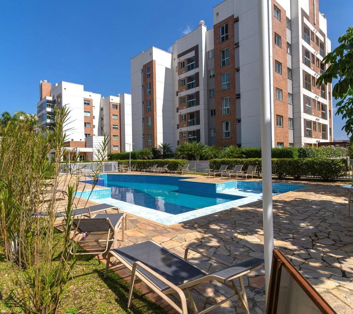 3-bedroom apartment with a grill on the balcony — photo 23
