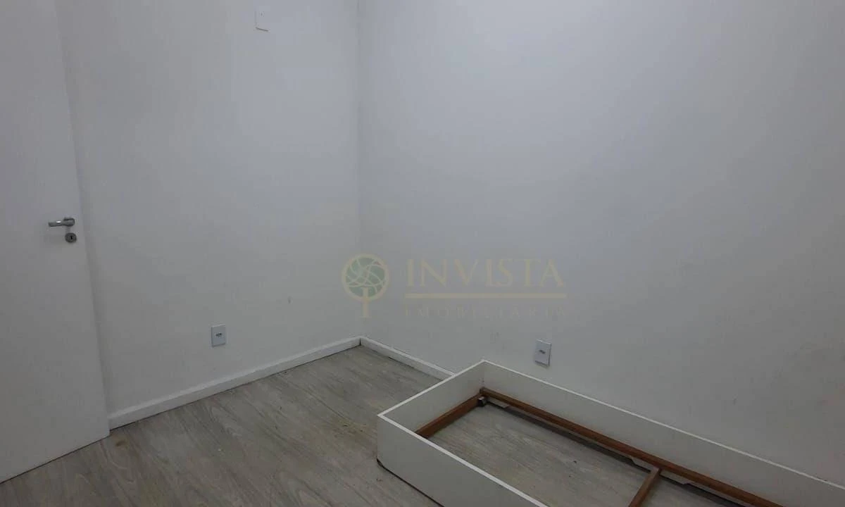 Комерційний будинок з 11 спальнями і 2 ванними — photo 24