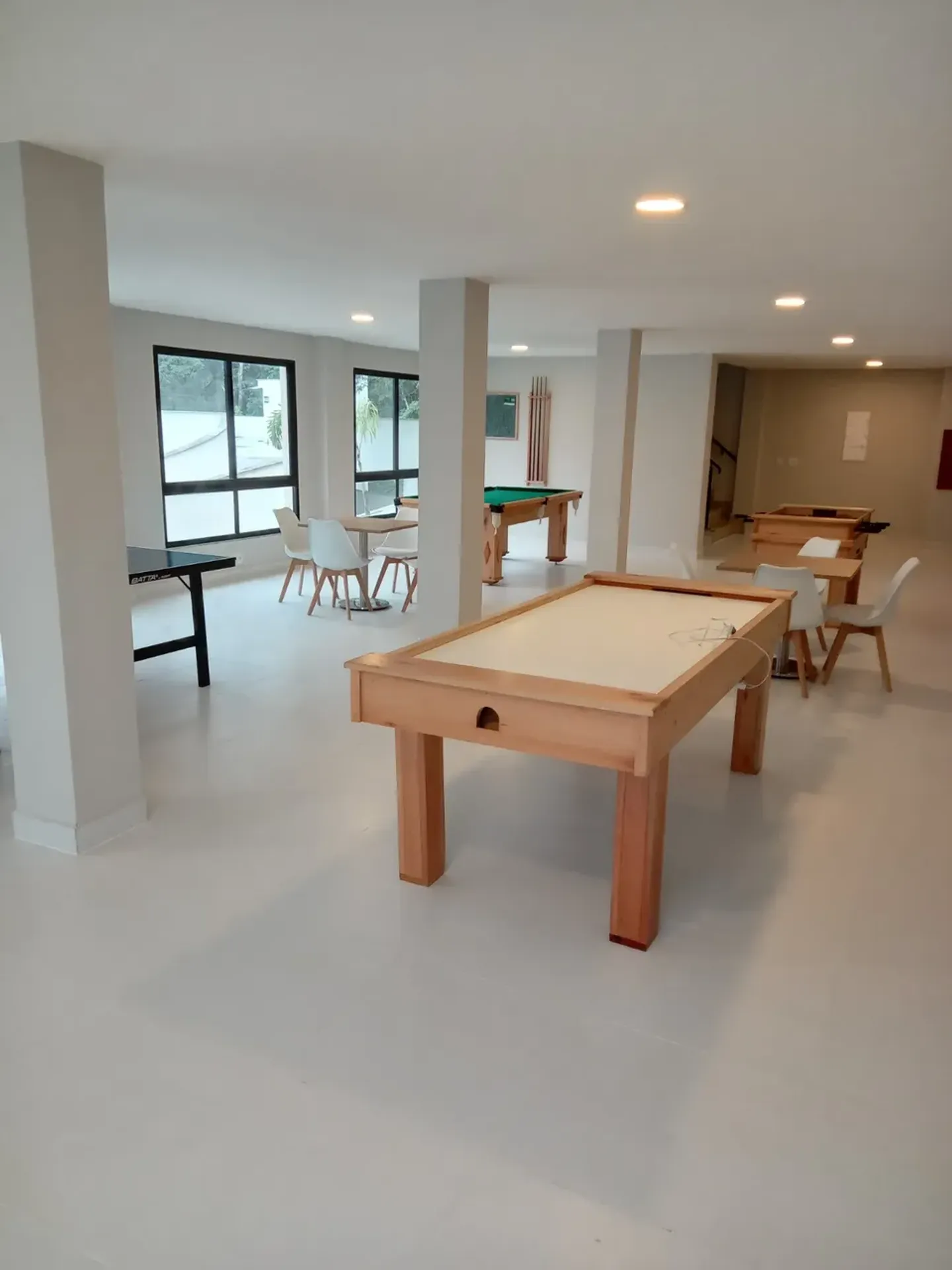 Apartamento com 2 quartos e varanda em bom estado — photo 23