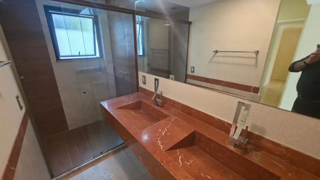 173 m² apartment with a balcony and 3 bedrooms — photo 9