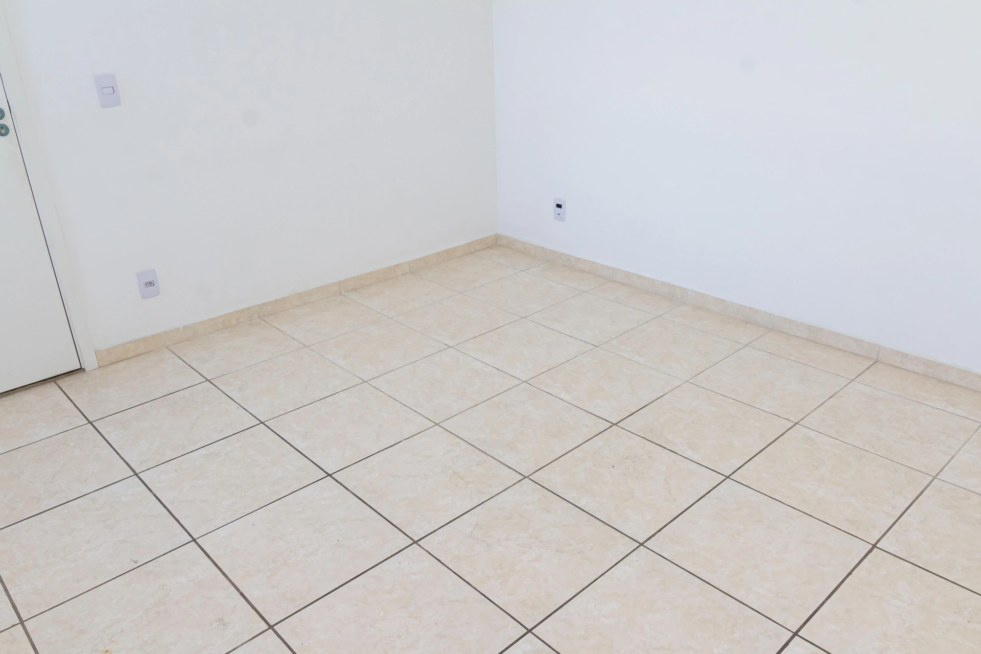 2-bedroom apartment with private garden — photo 40