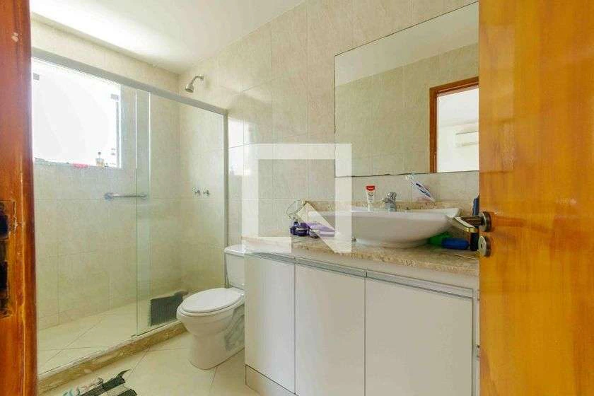 300 m² house with 5 en-suite bedrooms and private garden — photo 16