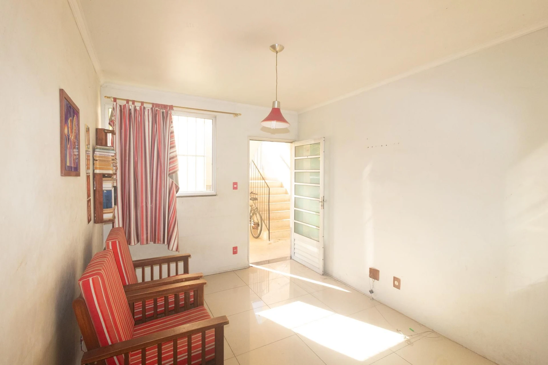 Unfurnished apartment with 2 bedrooms and a separate kitchen — photo 22