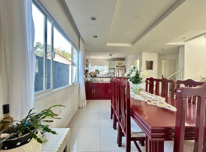 Furnished 465 m² house with 4 bedrooms and 2 suites — photo 6