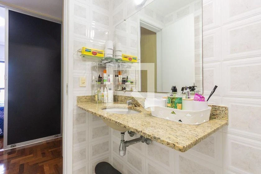 4-bedroom apartment with a mountain view — photo 45