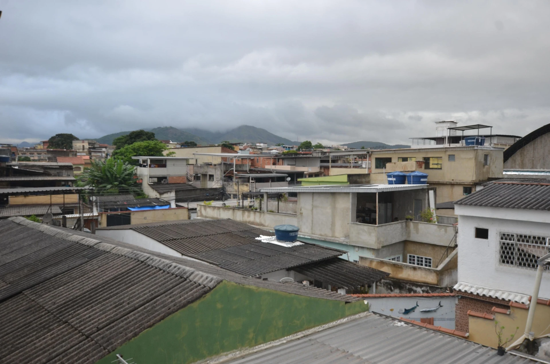 3-bedroom house with a bathtub in Rio de Janeiro — photo 34