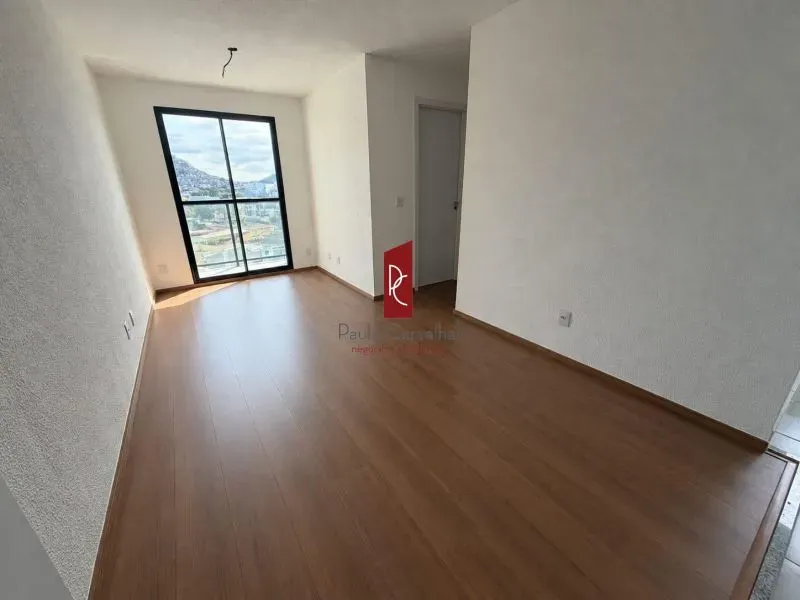 Wood or laminate floors in a 2-bedroom apartment, 48 m² — photo 8