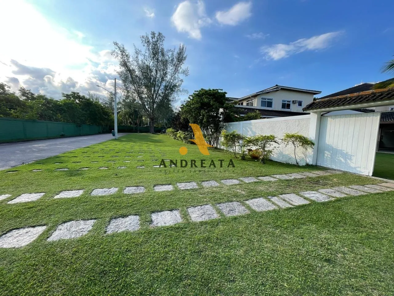House with 5 bedrooms, shared pool and 754 m² — photo 13