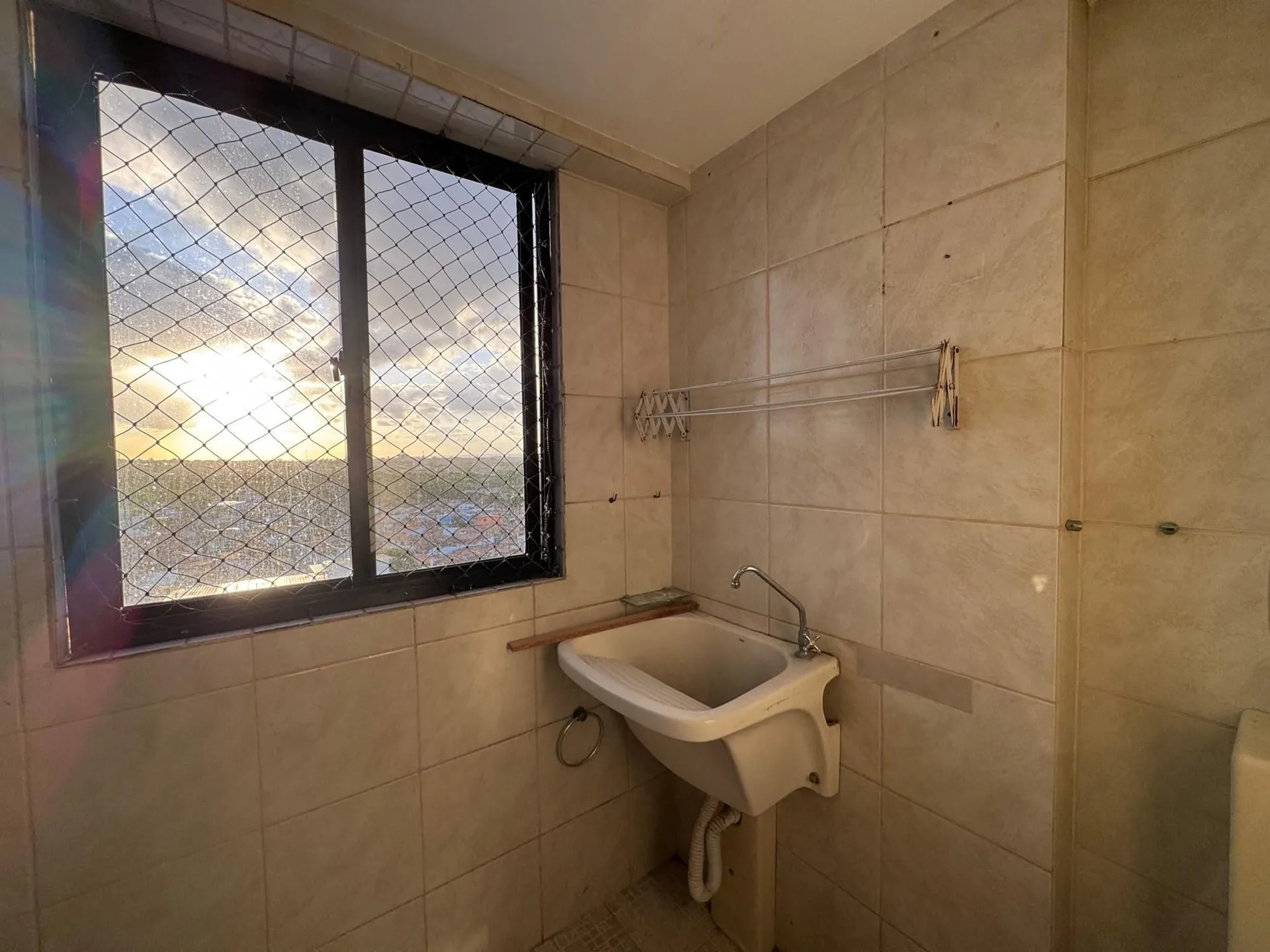 3-bedroom apartment in a building with a pool — photo 3