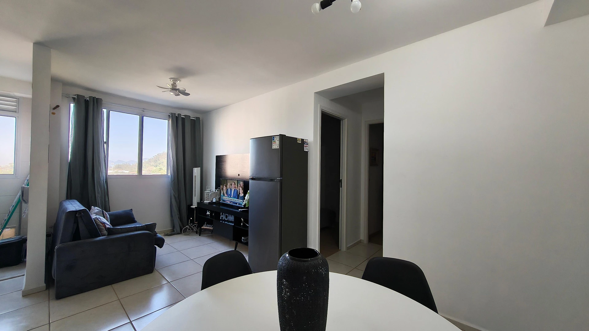 2-bedroom apartment with a mountain view — photo 8