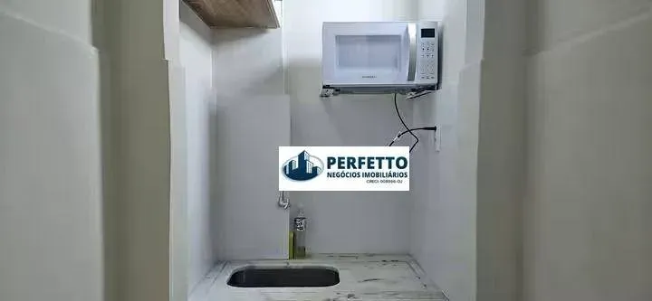 1-bedroom apartment with a compact gas kitchenette — photo 7
