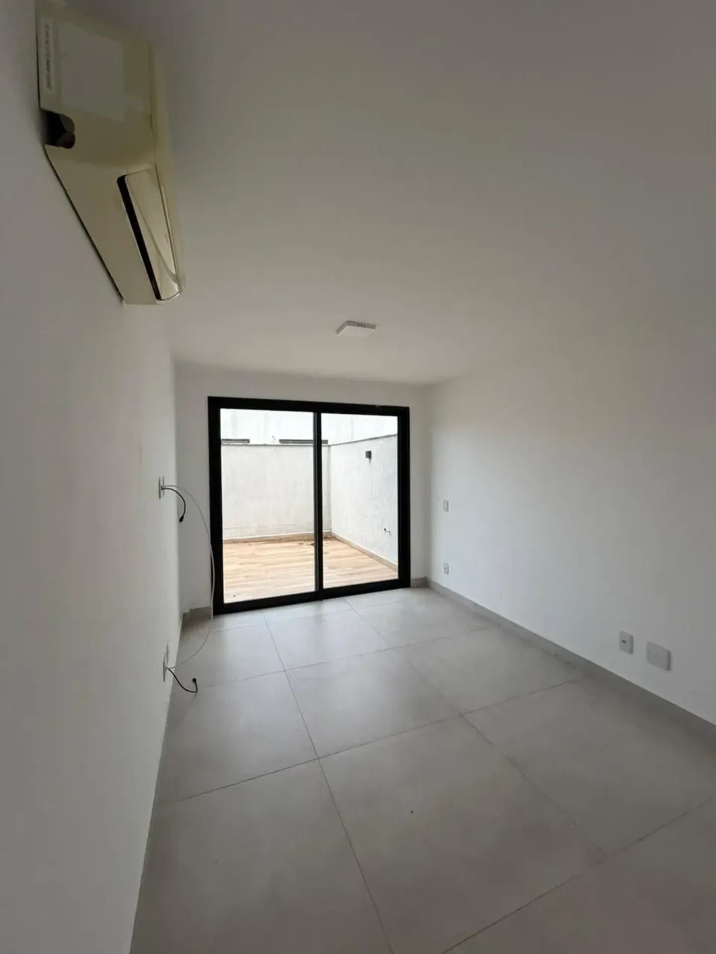 450 m² house with 4 bedrooms and an open-plan kitchen — photo 25