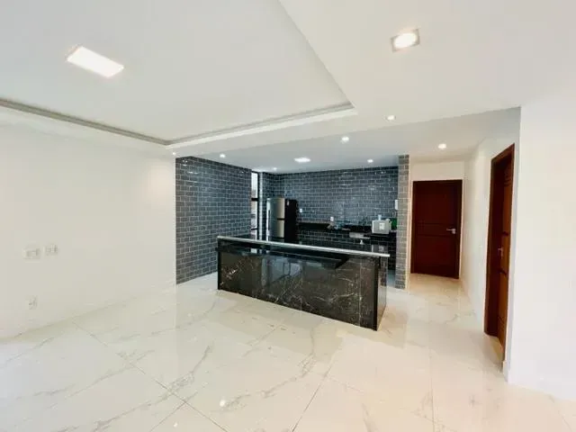 4-bedroom house with 5 bathrooms, 420 m² and 3 parking — photo 8
