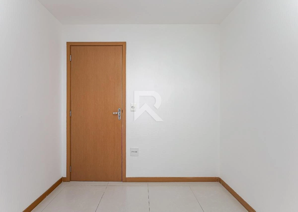 3-bedroom apartment in a building with a coworking space — photo 22