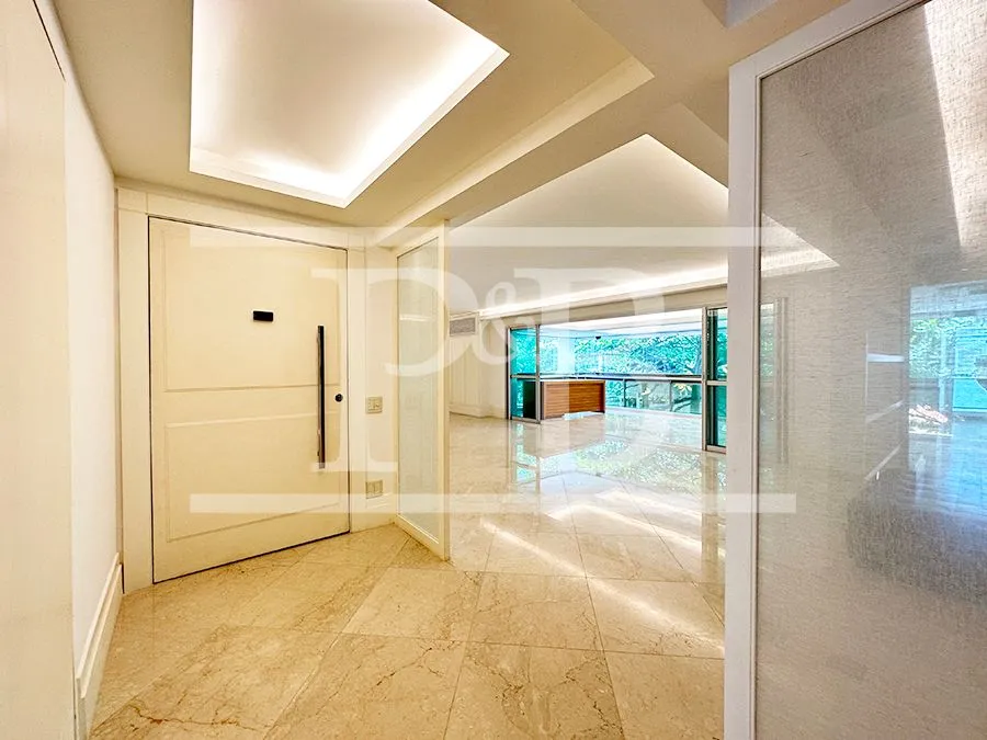 Apartamento com 2 quartos e varanda de vidro fechada — photo 11