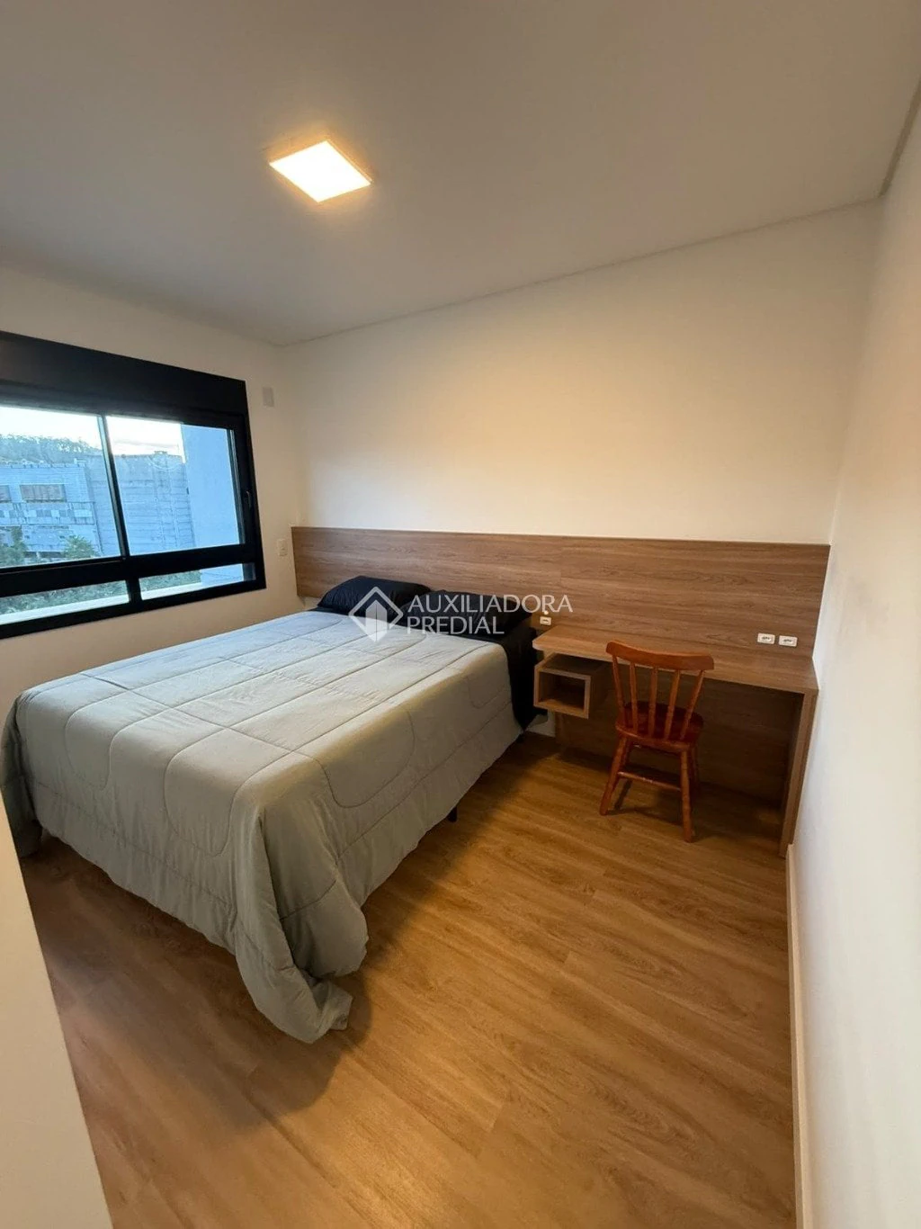 2-bedroom apartment in a building with a gym — photo 14