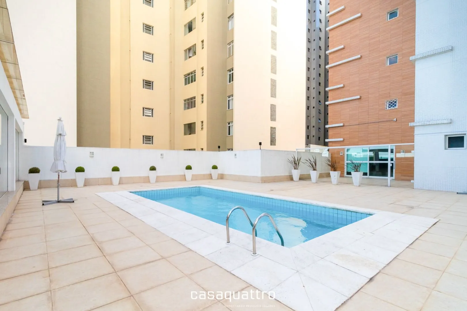 Furnished apartment with 3 en-suite bedrooms and 306 m²