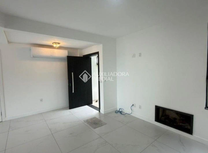 Casa de 642 m² com 4 dormitórios e 4 banheiros — photo 8