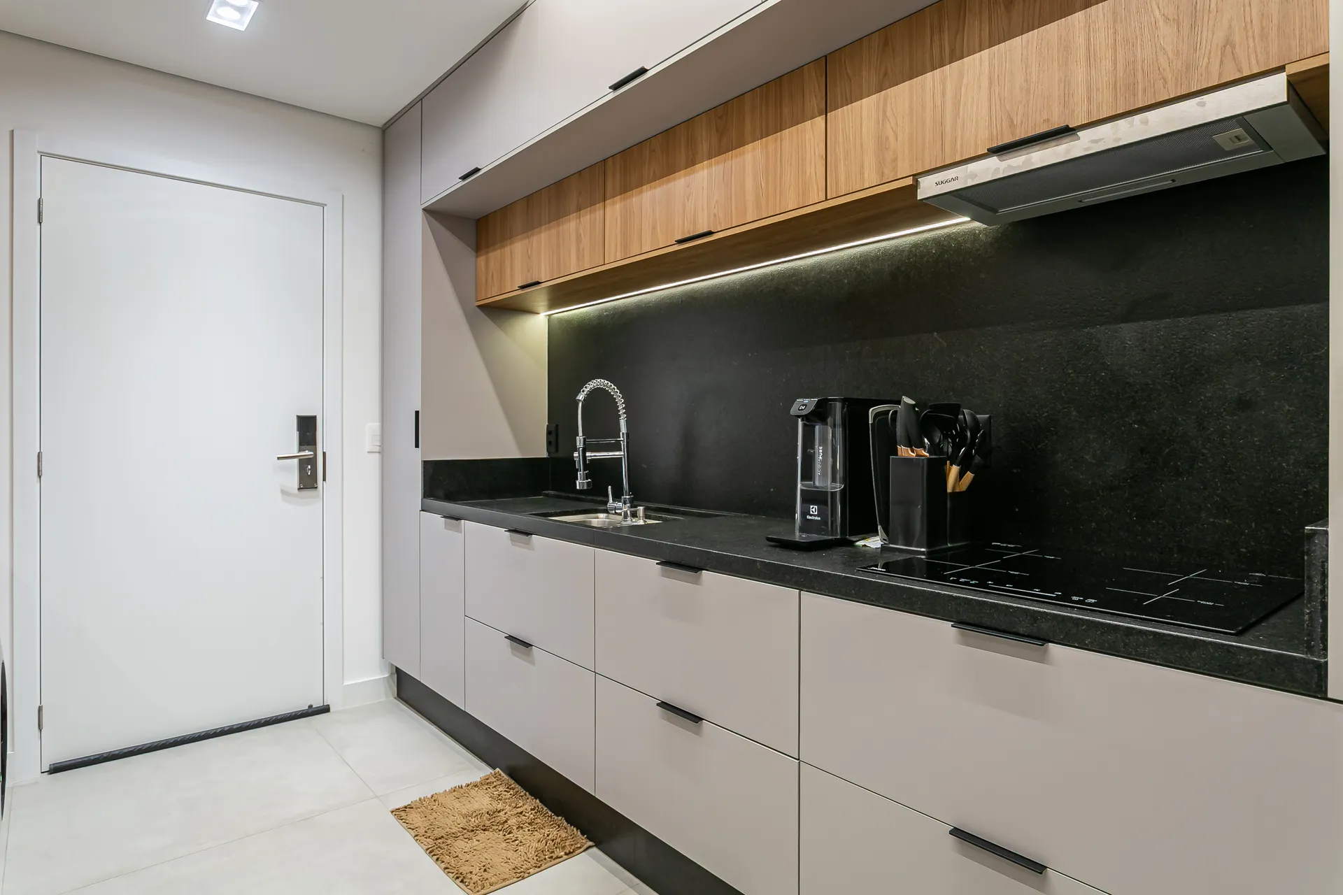 Furnished studio with open-plan kitchen and 39 m² — photo 11