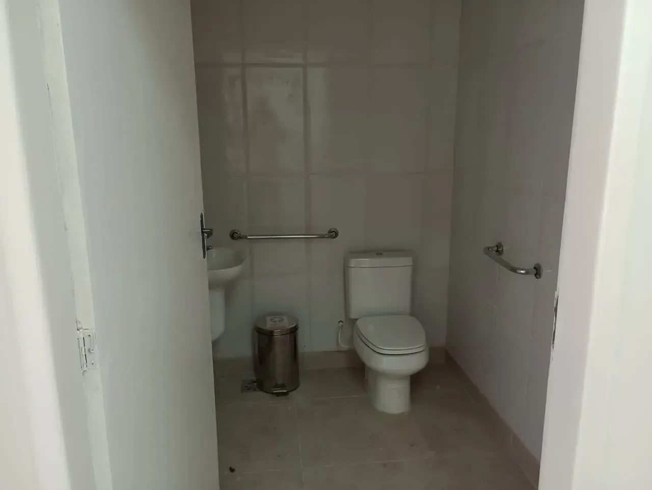 Casa sem mobília com 5 quartos e cozinha prática de 350 m² — photo 5