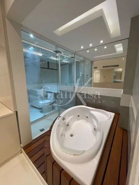 One-bedroom apartment in a building with a sauna — photo 6