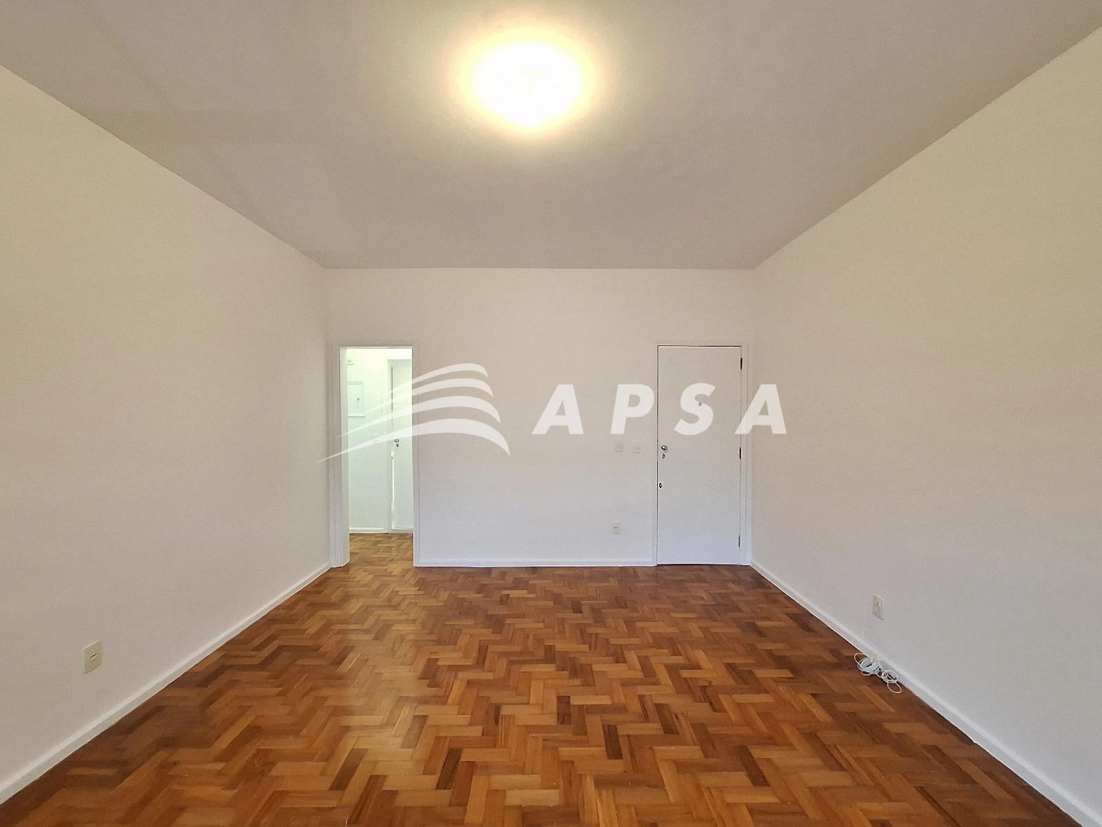 2-bedroom apartment with a mountain view — photo 7