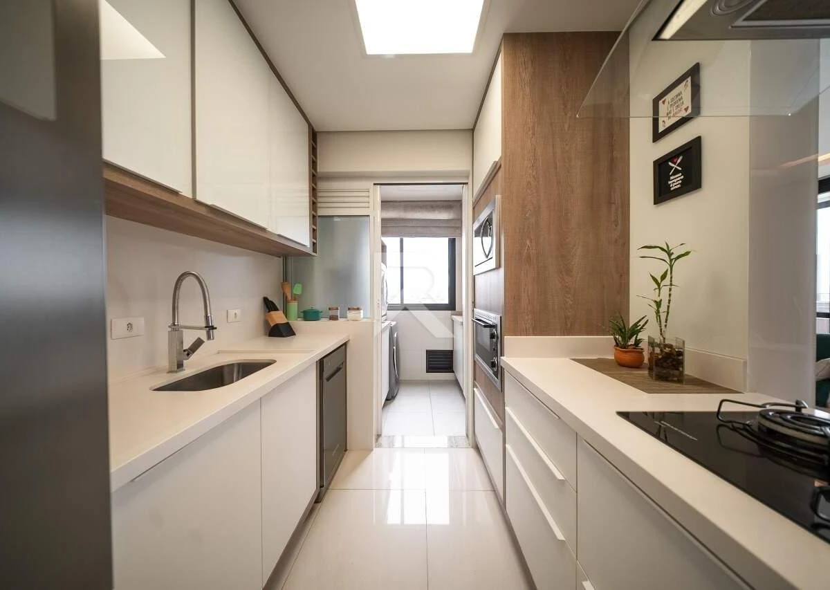Furnished apartment, 150 m², with a glass-enclosed balcony — photo 17