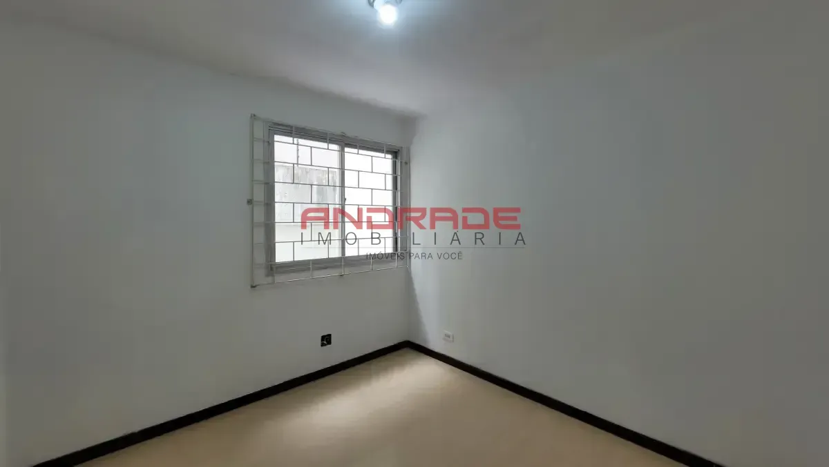 3-bedroom apartment with a separate closed-off kitchen — photo 42