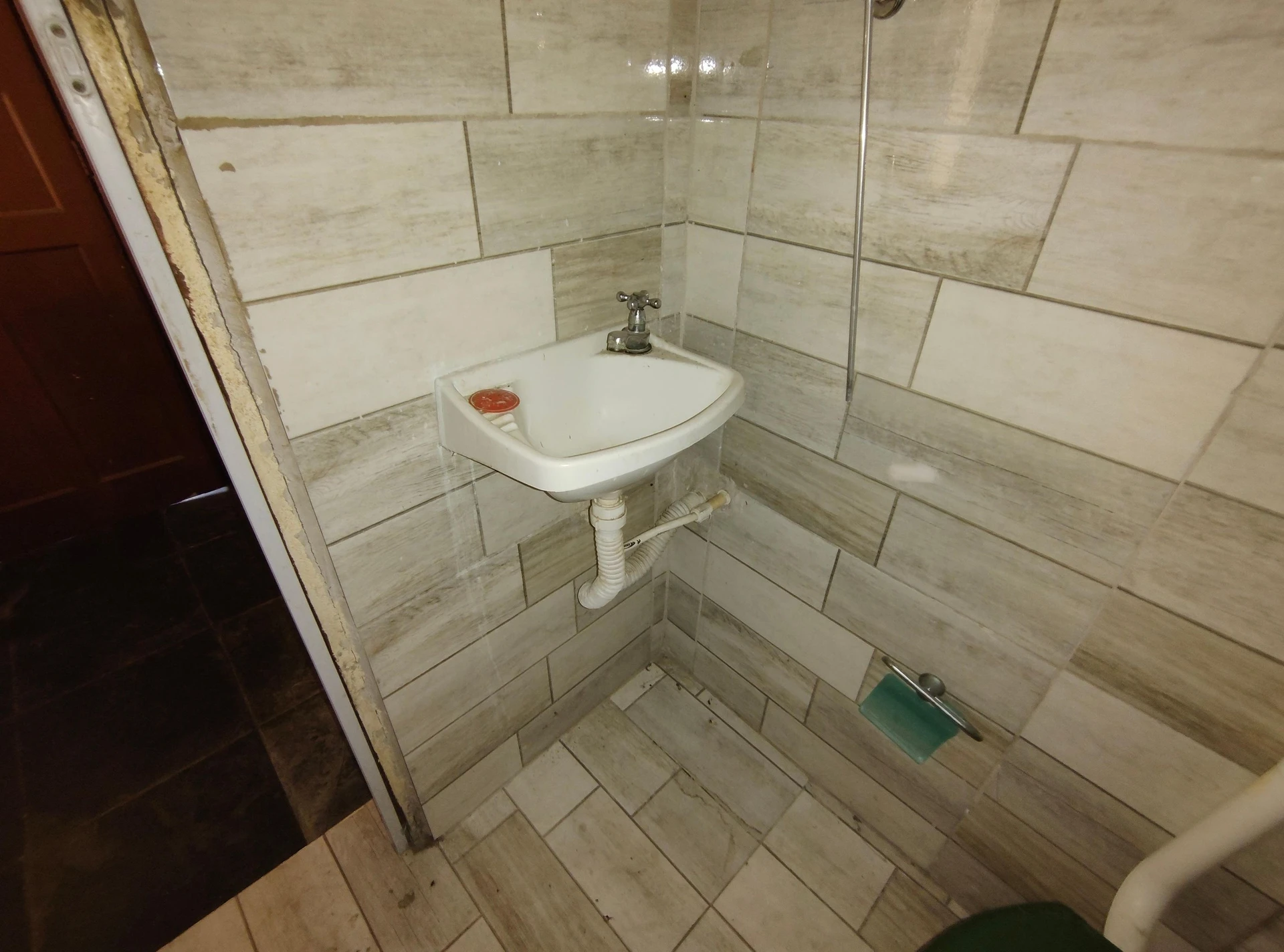 Rental house with 1 bedroom, 1 bathroom, no parking — photo 5