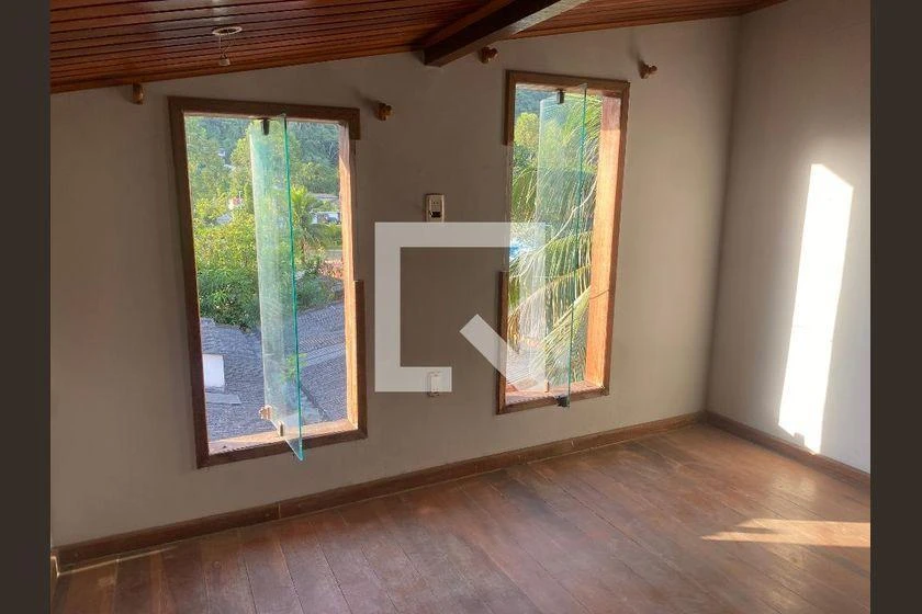 6-bedroom house with a balcony, 220 m² — photo 12