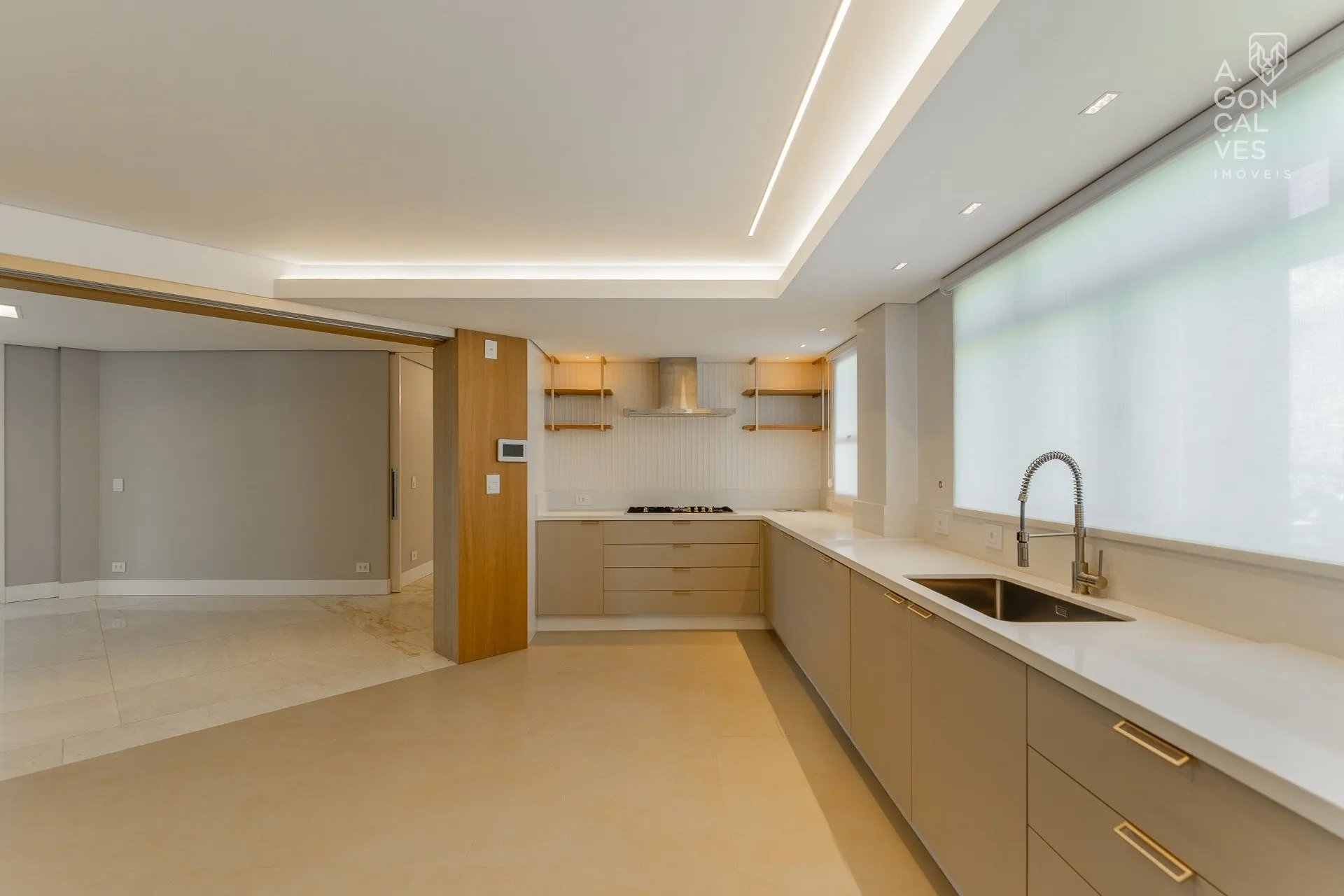 479 m² apartment with 4 bedrooms and 4 parking spaces — photo 22
