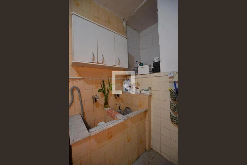 Furnished 231 m² house with 3 bedrooms and a balcony — photo 13