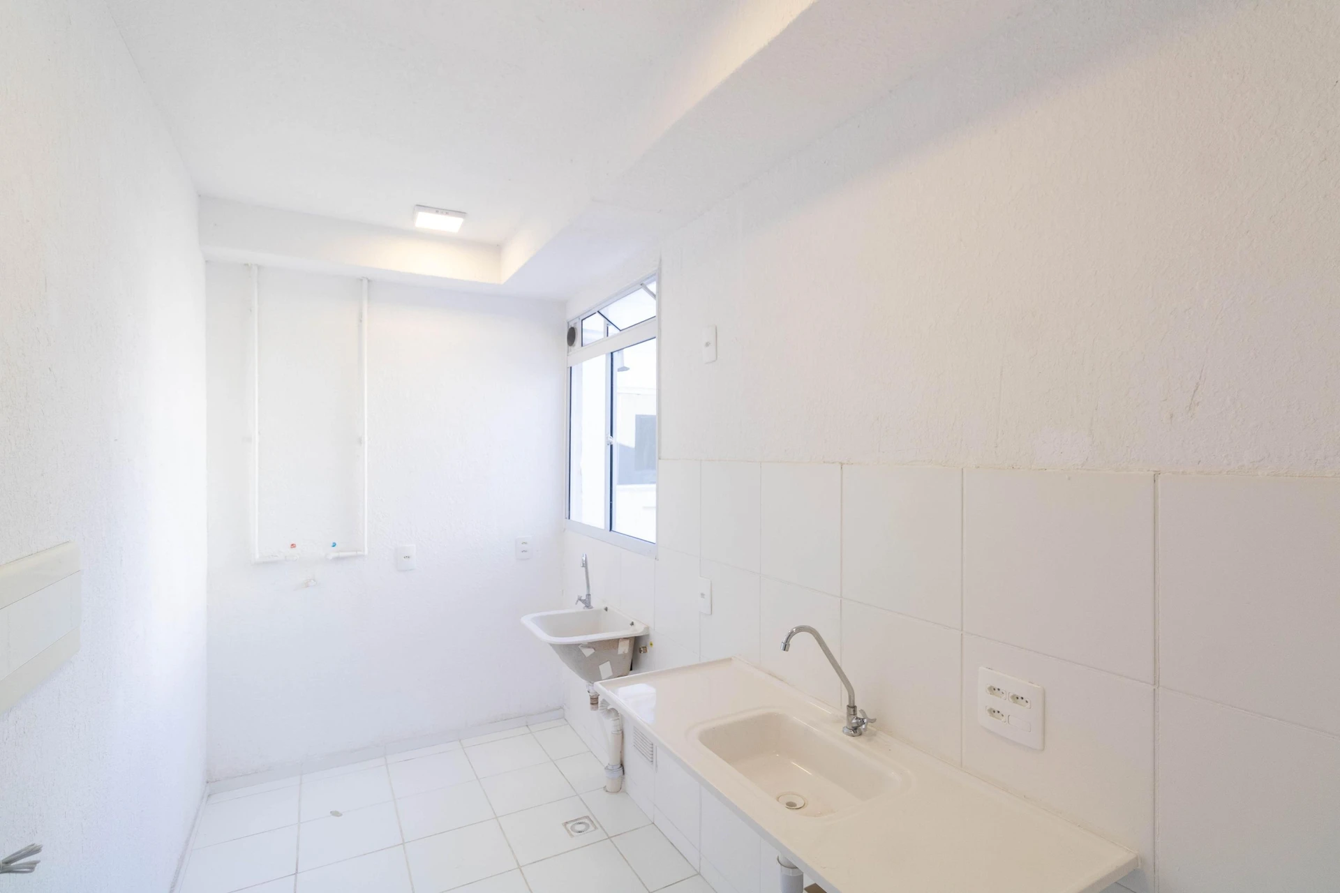 Apartamento sem mobília com 2 quartos e box de vidro — photo 34
