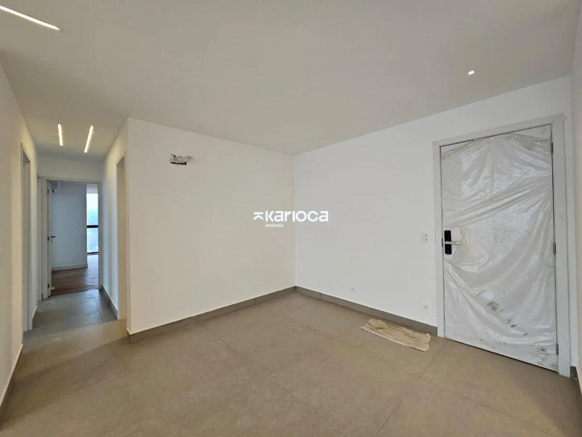 3-bedroom apartment with floor-to-ceiling windows — photo 44