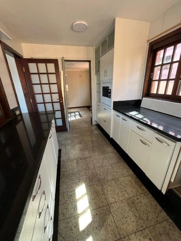 House with 3 en-suite bedrooms and a balcony, 450 m² — photo 33