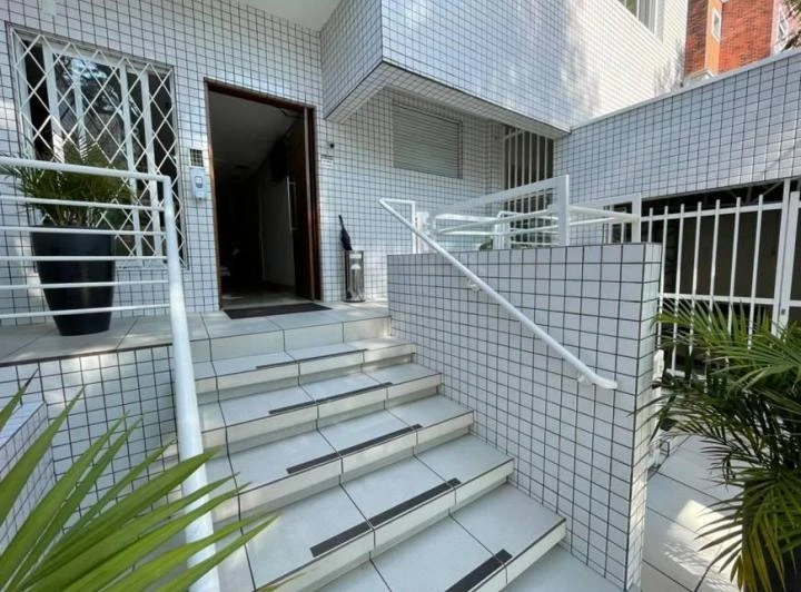 Apartamento mobiliado com cozinha compacta e forno — photo 8