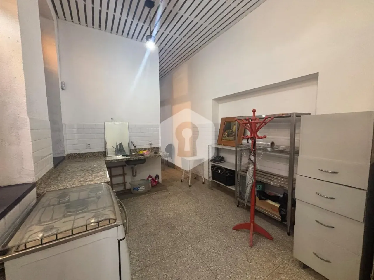 House with 2 bedrooms and 2 bathrooms plus 4 parking — photo 8