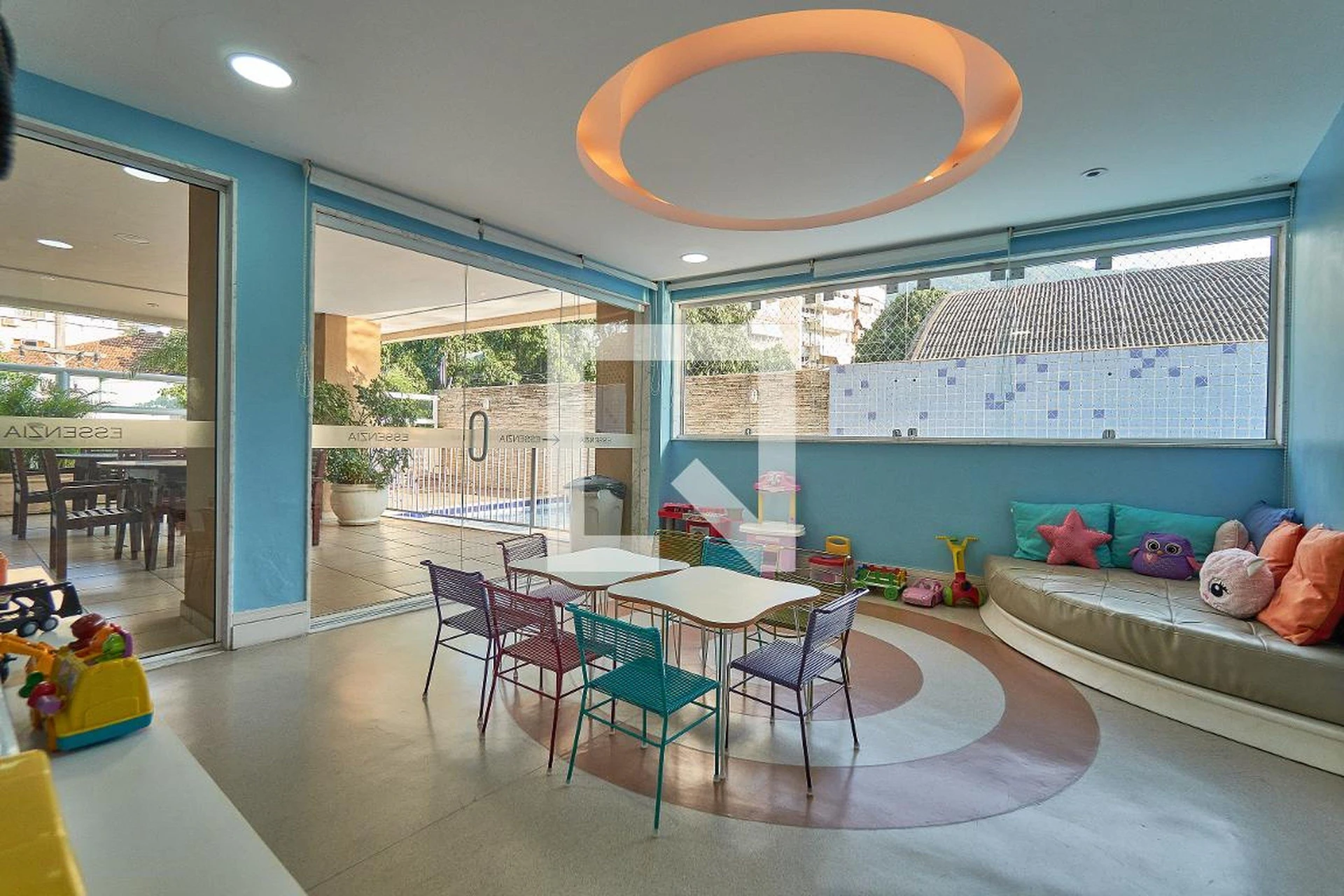 190 m² apartment with a mountain view and a home office — photo 32