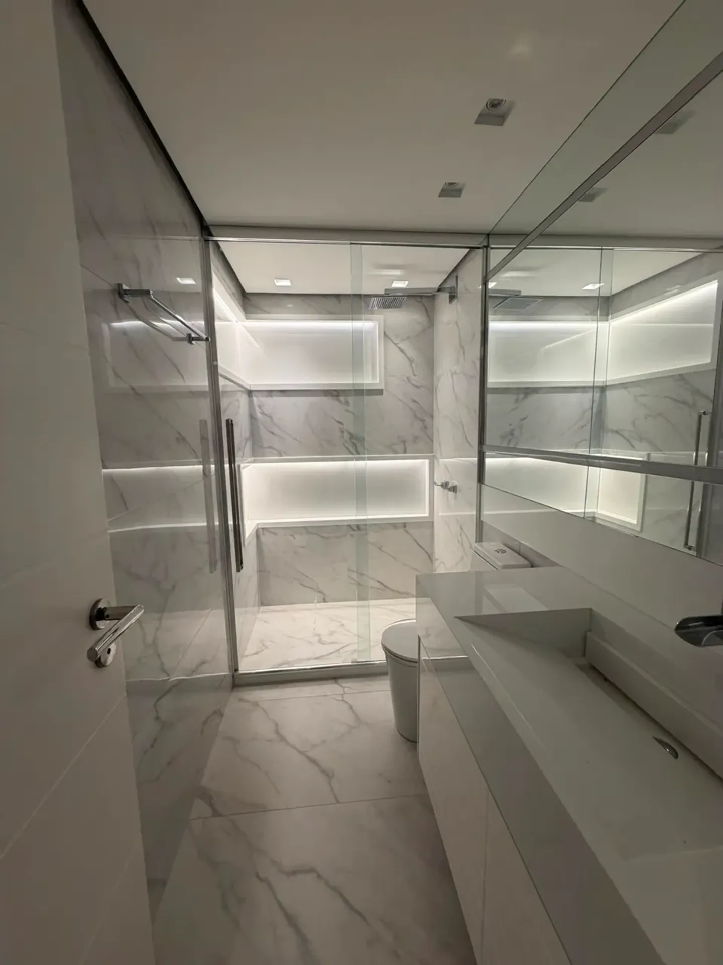 Furnished house with 5 bedrooms and 5 bathrooms, 700 m² — photo 22