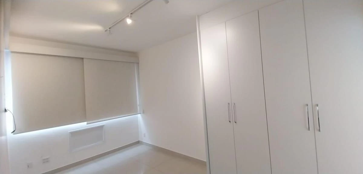 2-bedroom apartment with a mountain view — photo 34