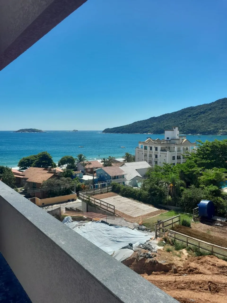 2-bedroom apartment with water and mountains views