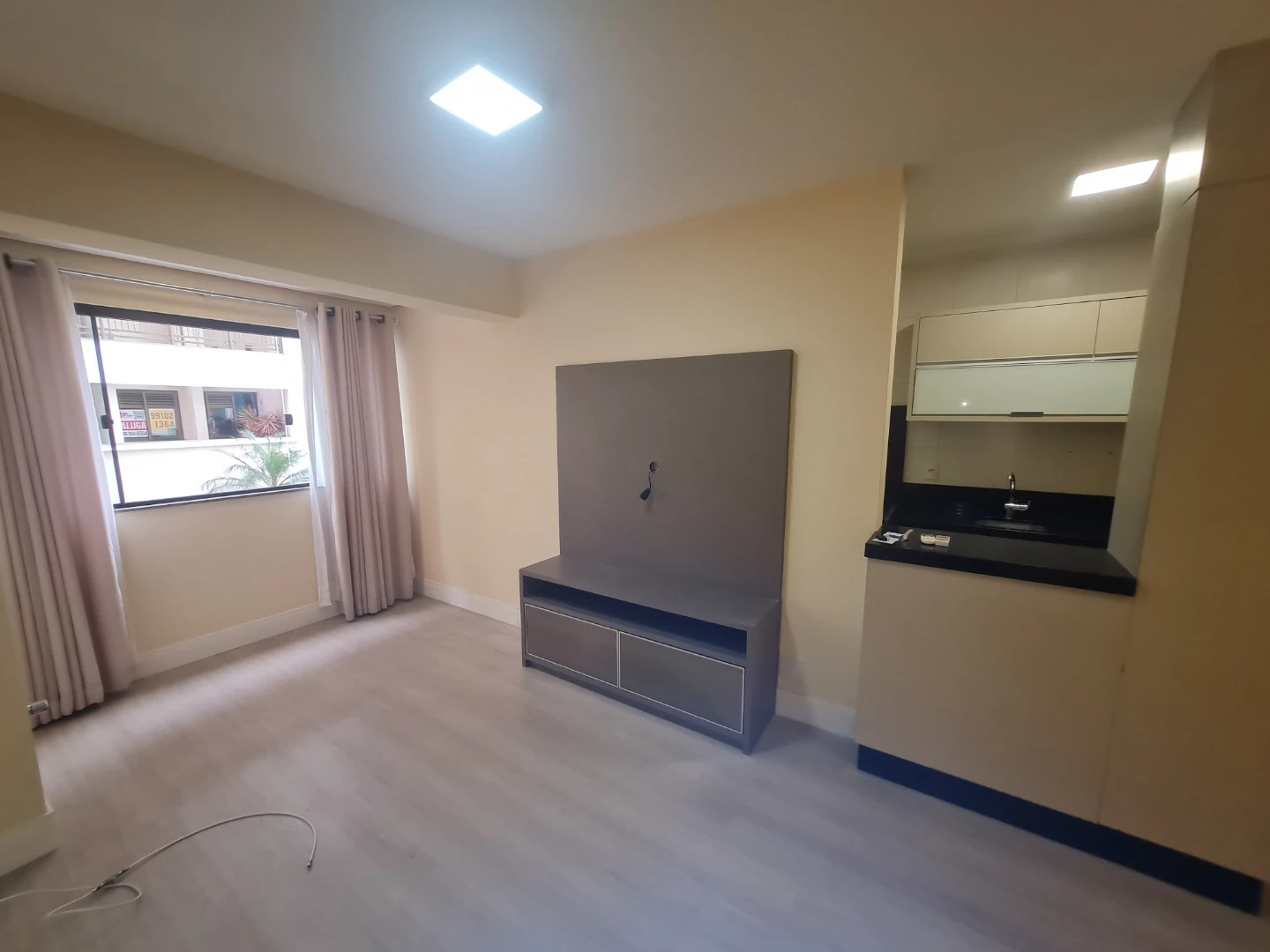 Квартира з 2 спальнями та кухнею відкритого плану — photo 5