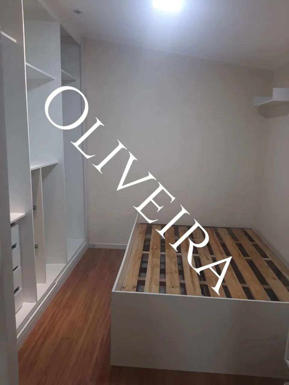 One-bedroom house with a walk-in closet — photo 3