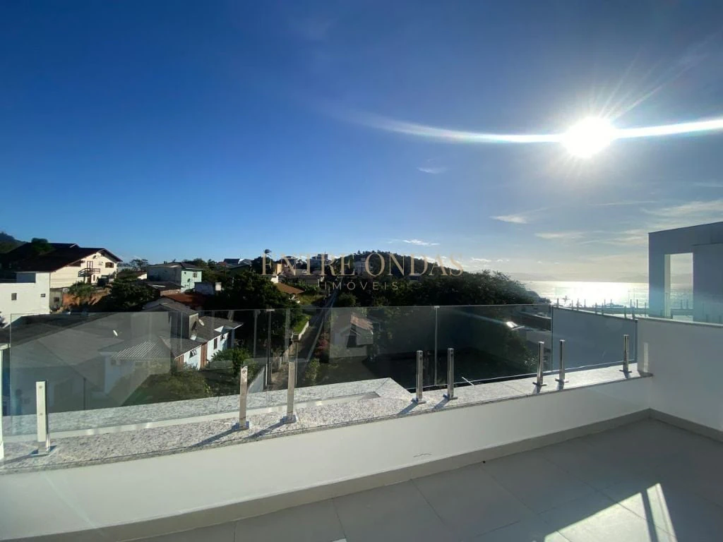 Duplex apartment with enclosed balcony and open kitchen — photo 4