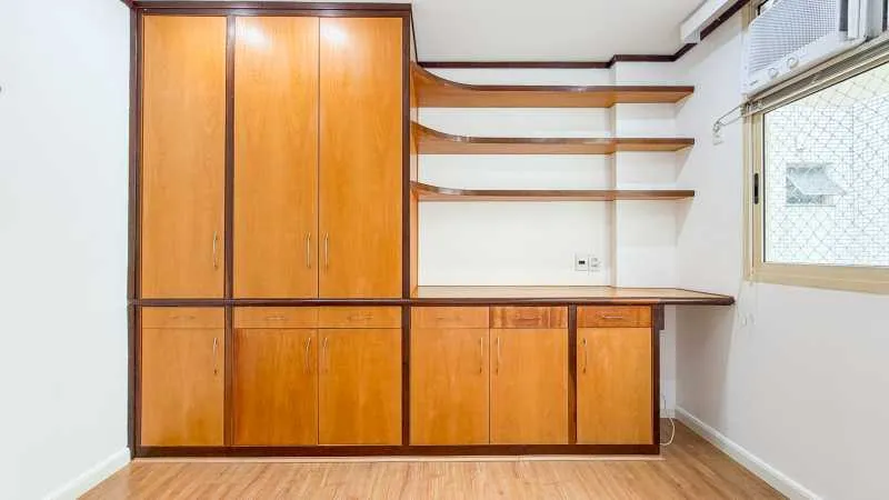 3-bedroom apartment with a home office — photo 12
