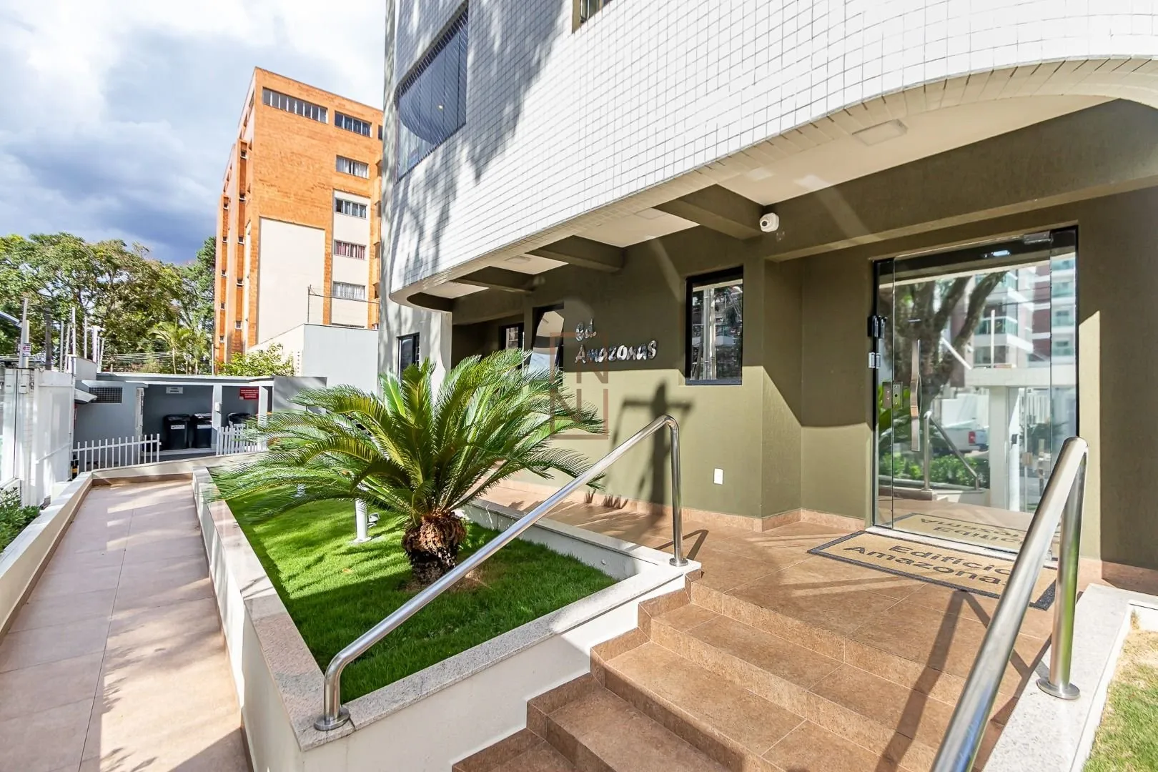 Пральна машина та 2 спальні: квартира 52 м² — photo 4